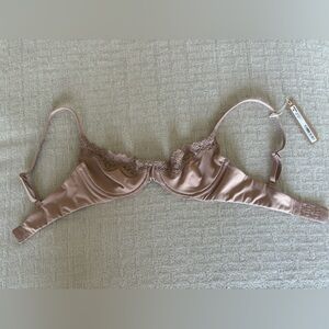 SKIMS Fits Everybody Lace Underwire Bra - Size 32B